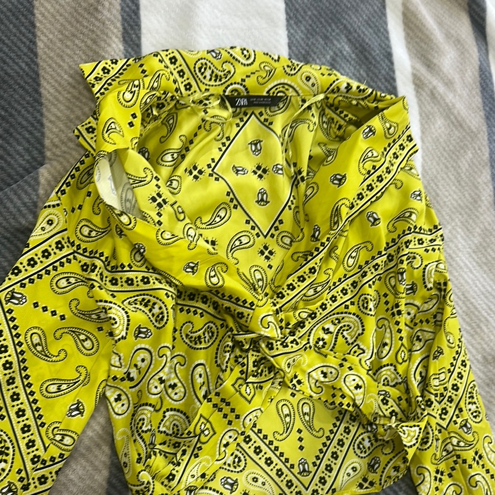 Zara Vibrant Yellow Paisley Top